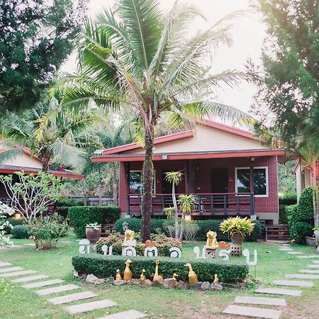 Siray Green Resort Phuket Buitenkant foto